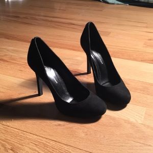 BCBG black leather heels! 5.5